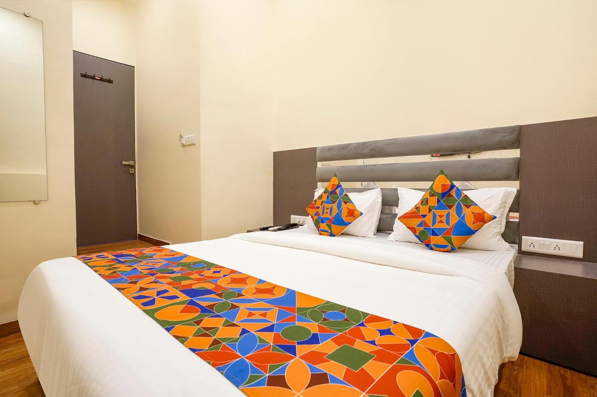 Fabhotel Freedom International - Nr Mumbai International Airport ภายนอก รูปภาพ